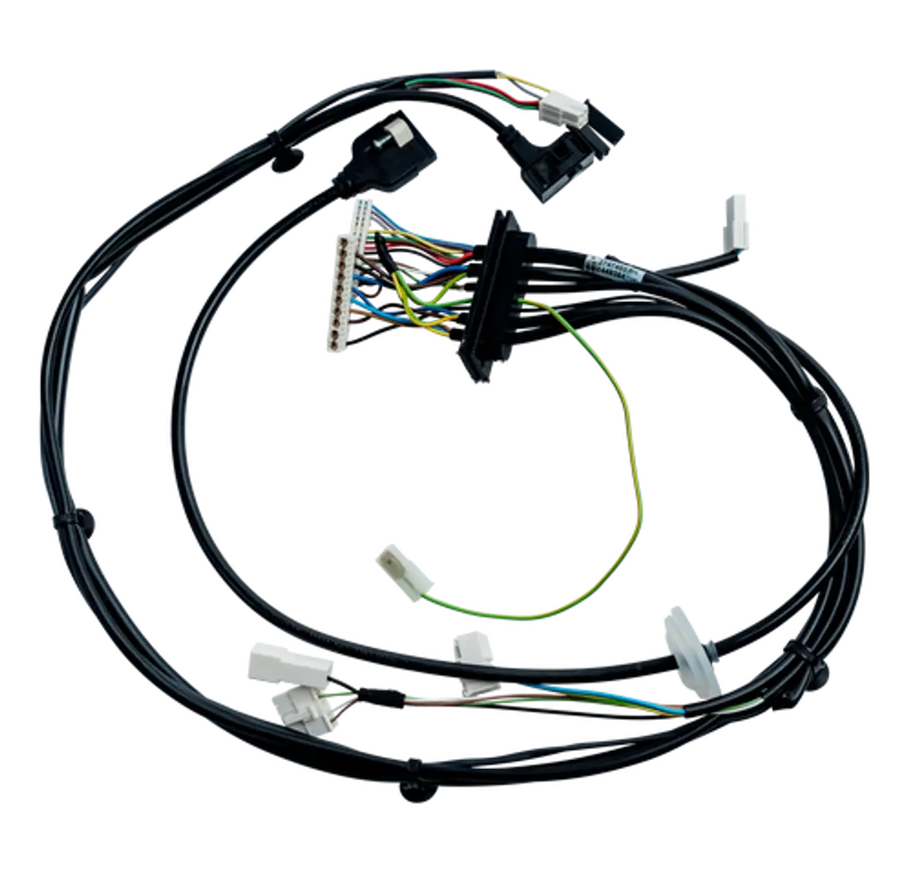 Kabelsatz mit mehreren Anschlussleitungen, geordnet und geschützt, möglicherweise für Heizsysteme geeignet. Produkt von Wolf.
